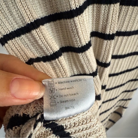 Zesica V -Neck Elegant Cream and Black Striped Long Sleeve Dress Size:M - Picture 12 of 15